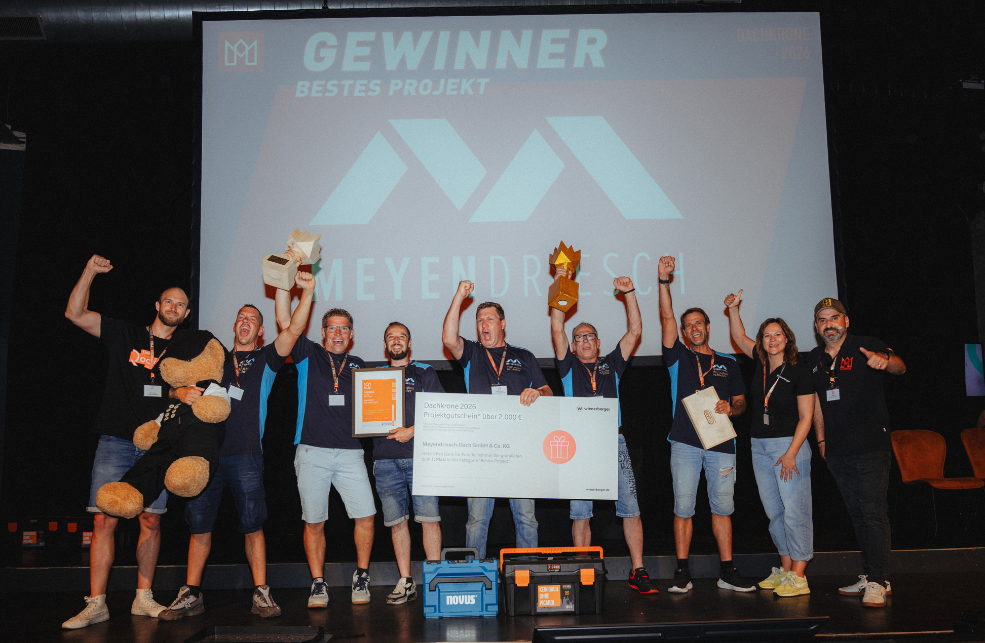 Meyendriesch-Dach GmbH & Co. KG aus Bell-Leideneck erhalten Preis für das "Beste Projekt"